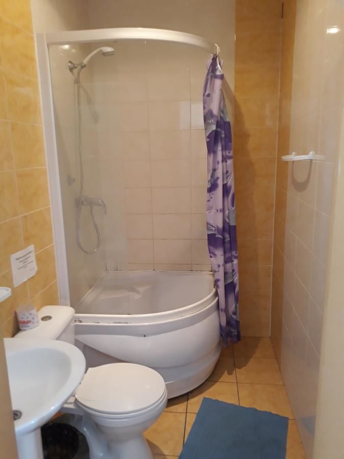 Отель Hotel Azov Бердянск