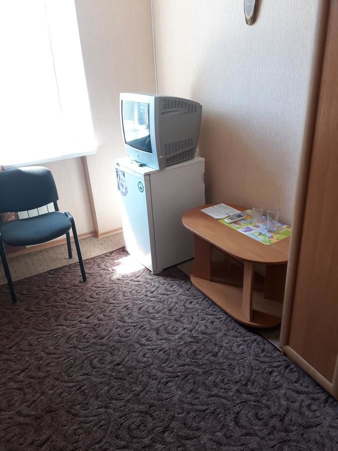 Отель Hotel Azov Бердянск