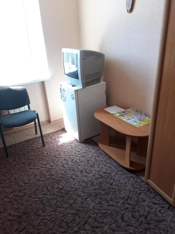 Отель Hotel Azov Бердянск