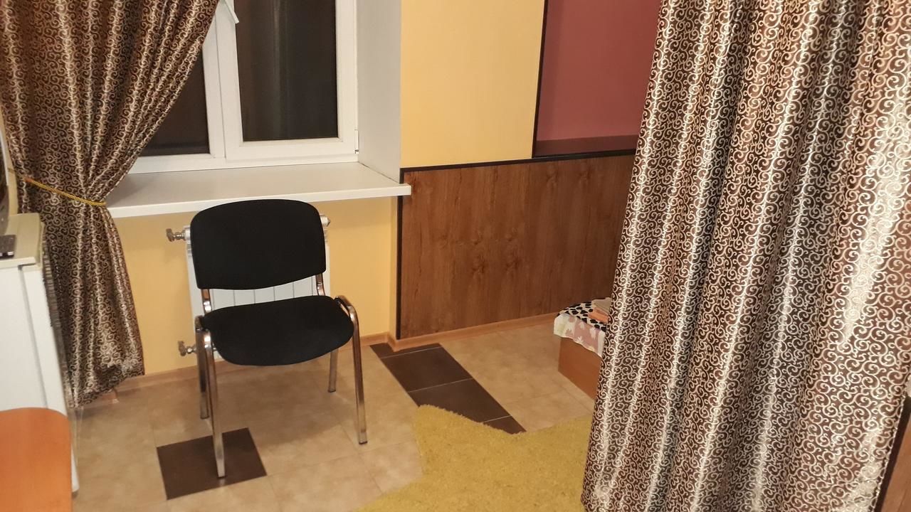 Отель Hotel Azov Бердянск